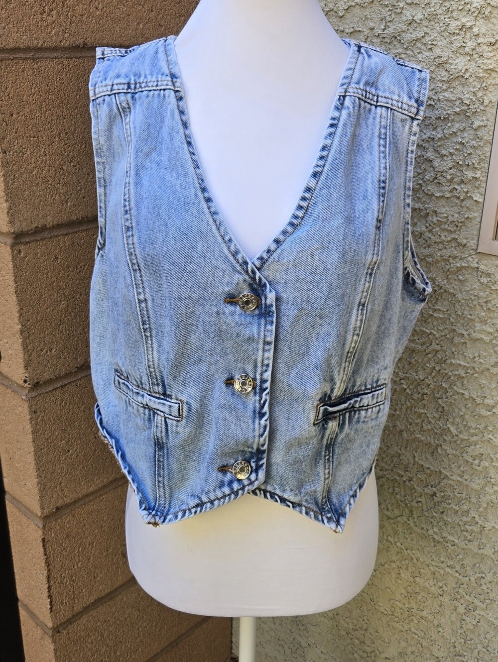 Elleven Light Wash Denim Vest - Sleeveless Button-Front Top